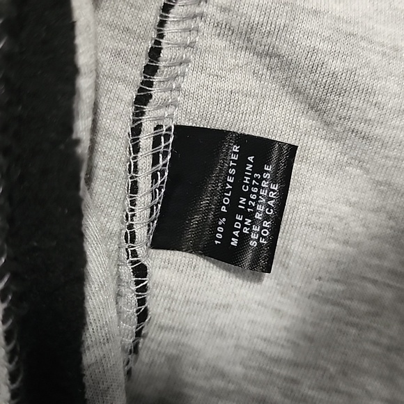 NFL Team Apparel Redskins zip up fleece Hoodie. NWT . Size S - Picture 10 of 10